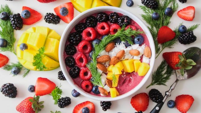 superfoods berries almond